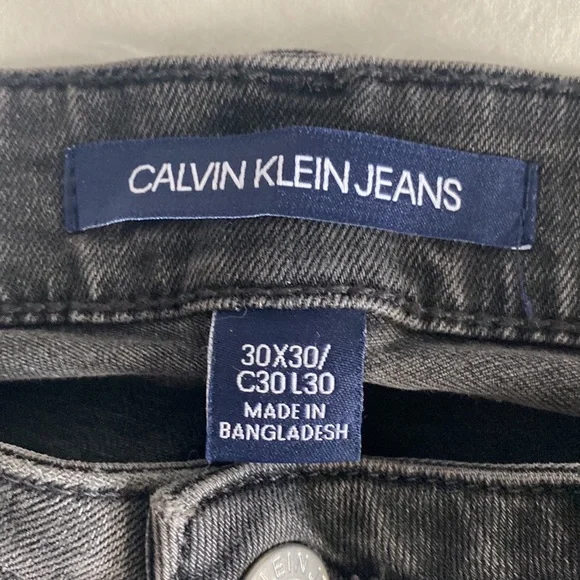 Calvin Klein Jeans - Mid Rise Super Skinny - Grey Jeans - Size 30 × 30 - Picture 4 of 6